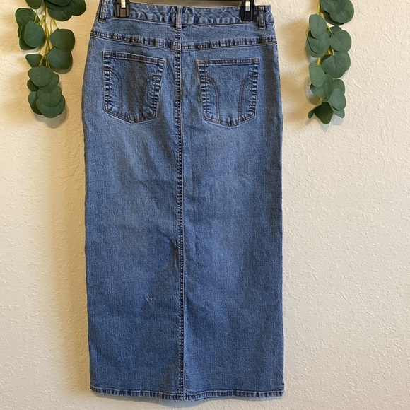 SOLD❣️❣️Vintage 90’s/Y2K Carolina Blues Denim Maxi Skirt✨ - Picture 4 of 7